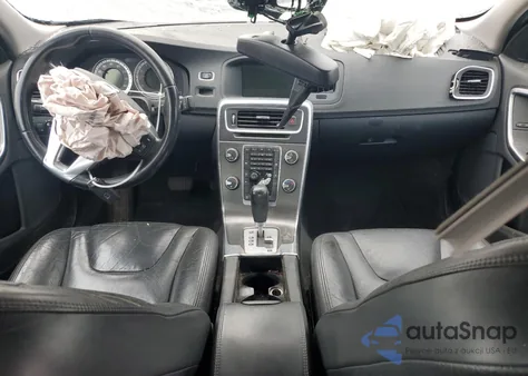 2012 Volvo S60 T5 z USA, uszkodzony, nr VIN YV1622FS2C2053262